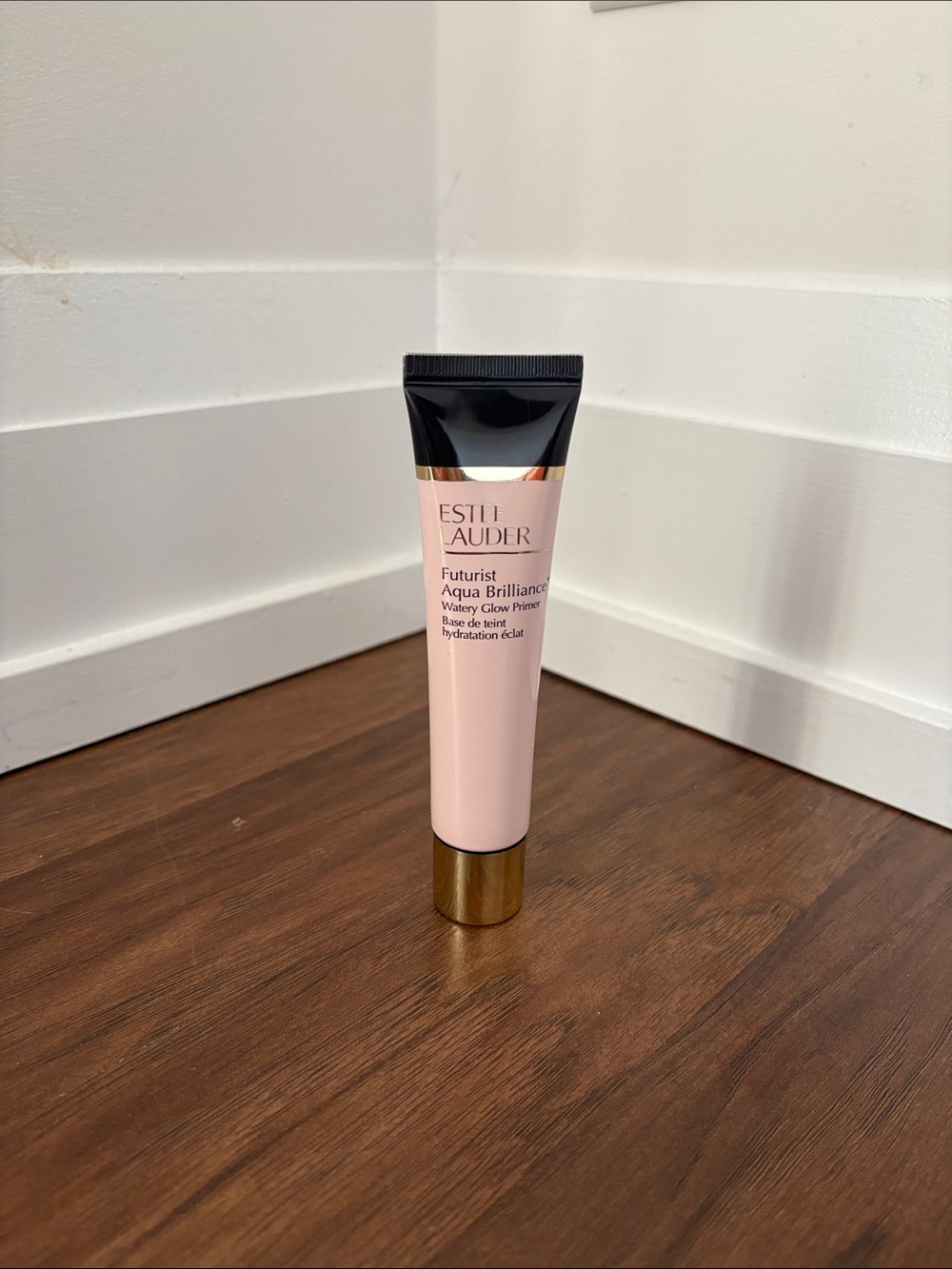 Estee Lauder Futurist Aqua Brilliance Primer - Soft Pink & Gold Accents 40ml